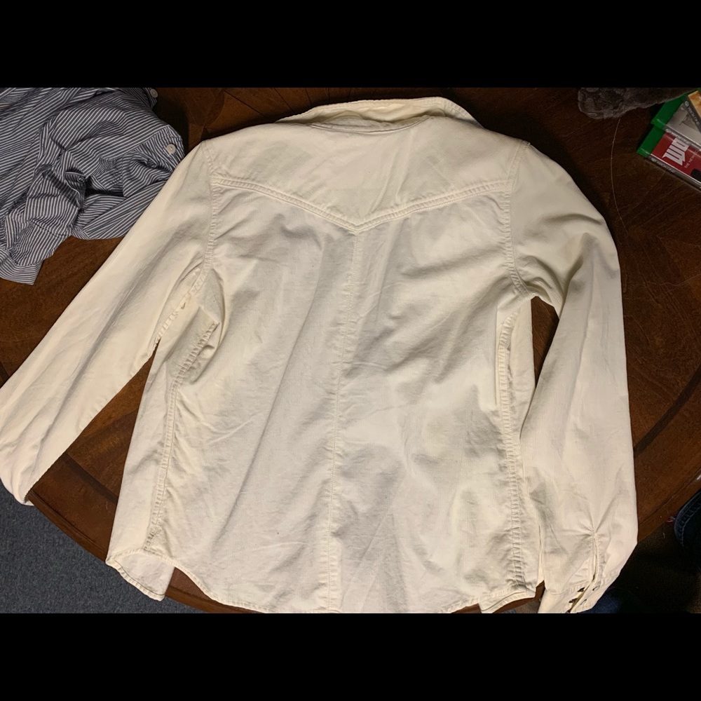 Cream colored ae shirt